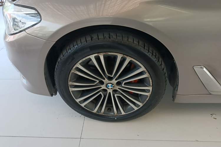 Used BMW 5 Series 2018 528Li Launch Special Edition Left Front Wheel Hub
