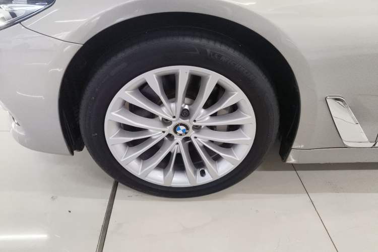 Used BMW 5 Series 2018 530Li Leading Edition Luxury Package Left Front Wheel Hub
