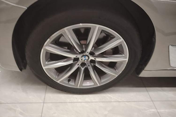 Used BMW 5 Series 2018 528Li Launch Special Edition Left Front Wheel Hub