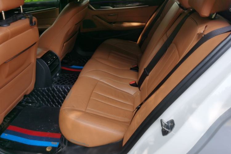 Used BMW 5 Series 2018 530Li Leading Model M Sport Package Left Rear Seat