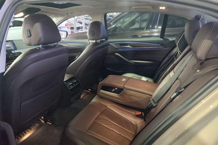 Used BMW 5 Series 2018 530Li Leading Edition Luxury Package Left Rear Seat