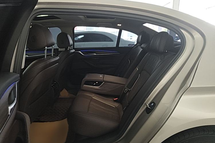 Used BMW 5 Series 2018 Revised Version 530Li Leading Edition Luxury Package Left Rear Seat