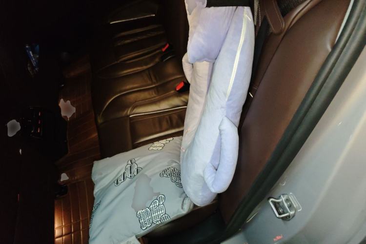Used BMW 5 Series 2018 530Li Leading Edition Luxury Package Left Rear Seat