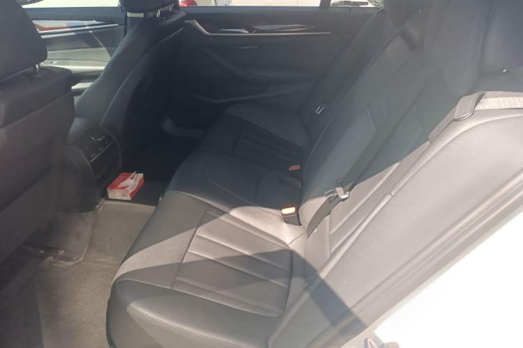 Used BMW 5 Series 2018 525Li Luxury Package Left Rear Seat