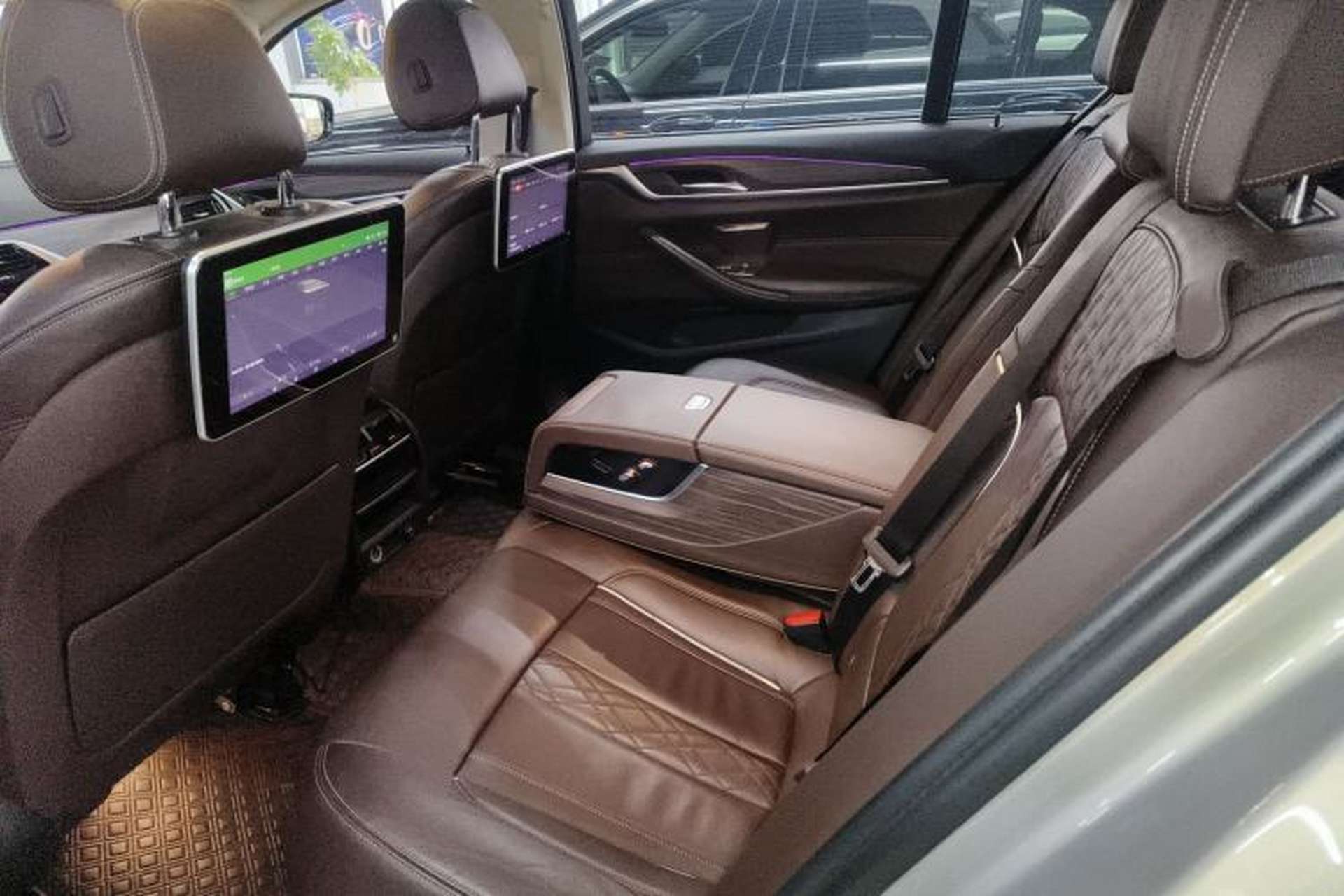 Used BMW 5 Series 2018 530Li Leading Edition Luxury Package Left Rear Seat