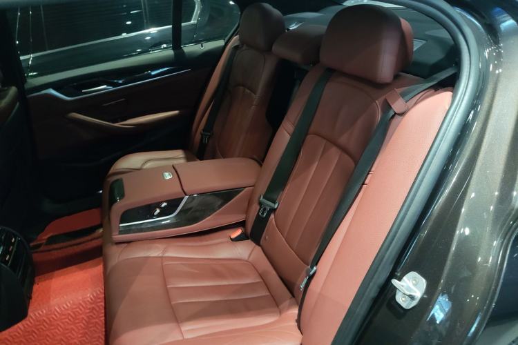 Used BMW 5 Series 2018 Restyled 530Li Leading Edition M Sport Package Left Rear Seat