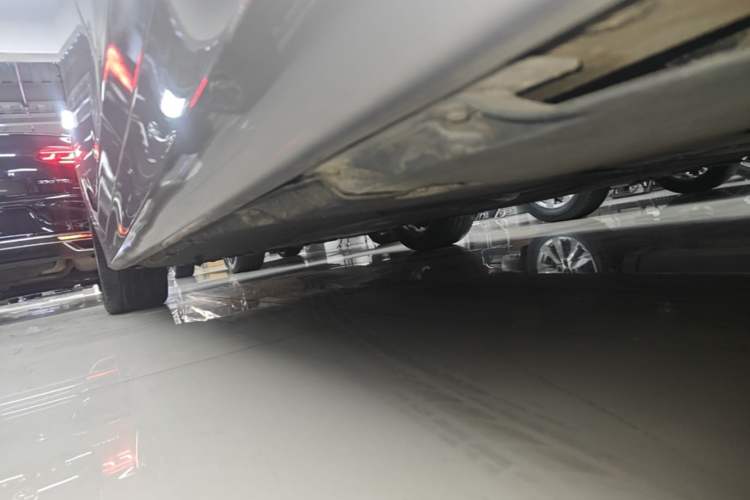 Used BMW 5 Series 2018 528Li Launch Special Edition Left Side Sill