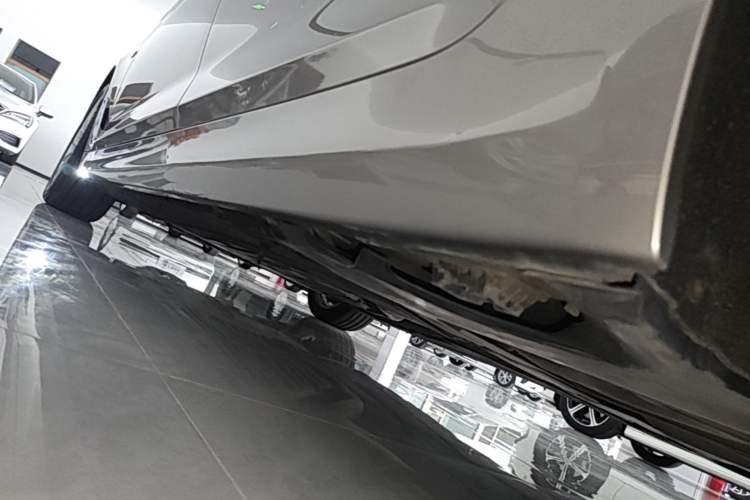 Used BMW 5 Series 2018 Revised Version 530Li Leading Edition Luxury Package Left Side Sill