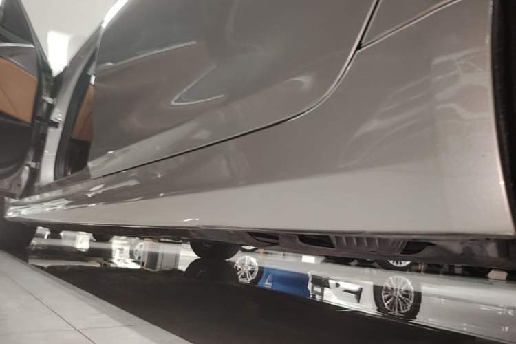 Used BMW 5 Series 2018 528Li Launch Special Edition Left Side Sill