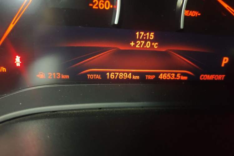 Used BMW 5 Series 2018 528Li Launch Special Edition Odometer Close Up