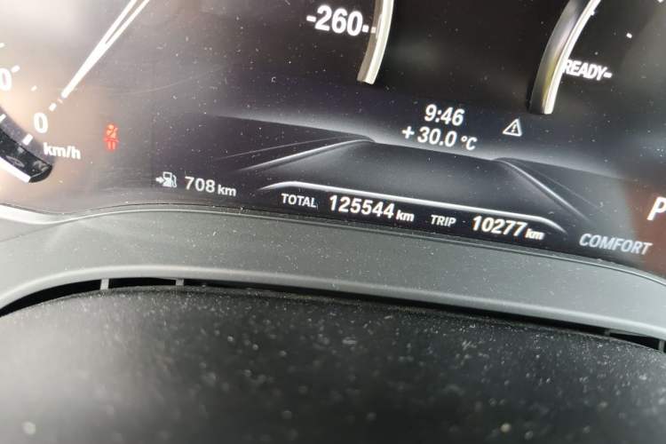 Used BMW 5 Series 2018 528Li Launch Special Edition Odometer Close Up