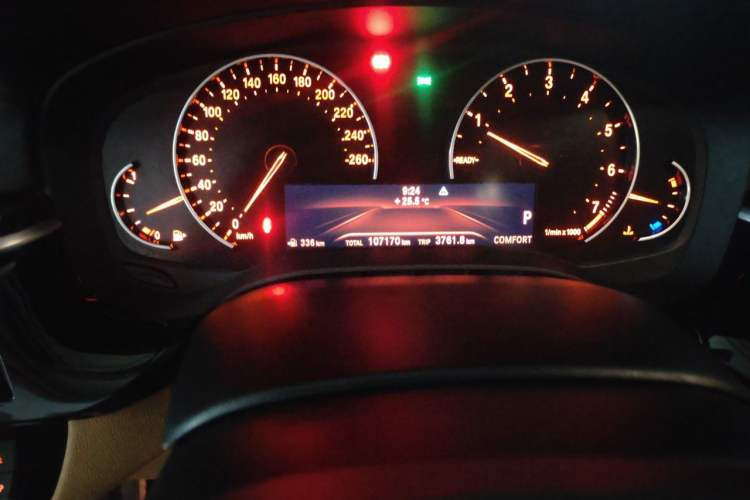 Used BMW 5 Series 2018 528Li Launch Special Edition Odometer Close Up