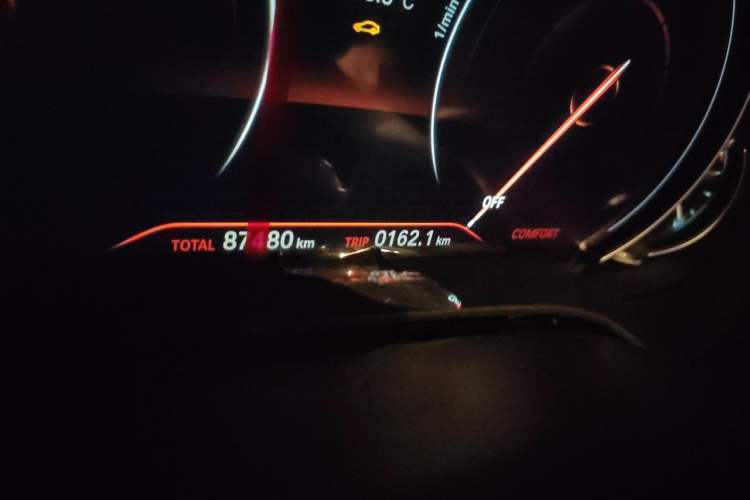 Used BMW 5 Series 2018 Restyled 530Li Leading Edition M Sport Package Odometer Close Up