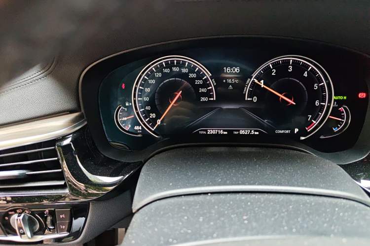 Used BMW 5 Series 2018 530i M Sport Package Odometer Close Up