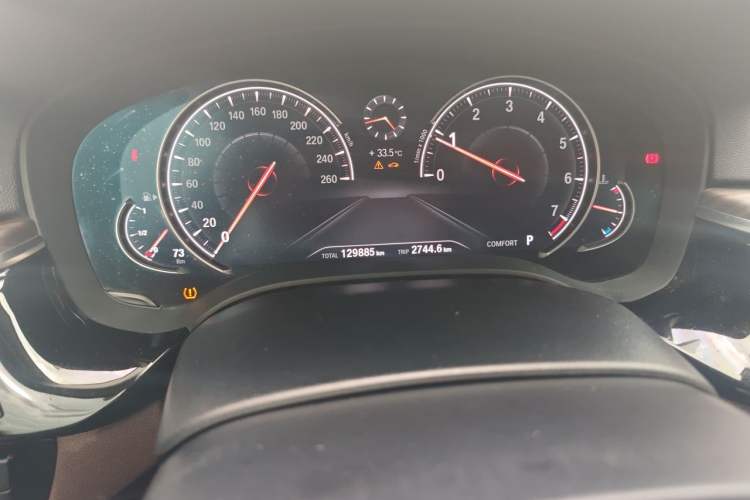 Used BMW 5 Series 2018 Facelifted 530Li Luxury Edition Premium Package Odometer Close Up