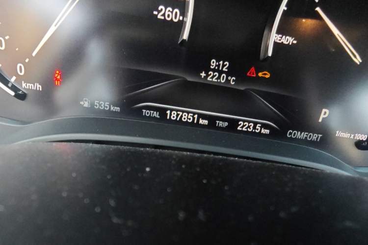 Used BMW 5 Series 2018 528Li Launch Special Edition Odometer Close Up