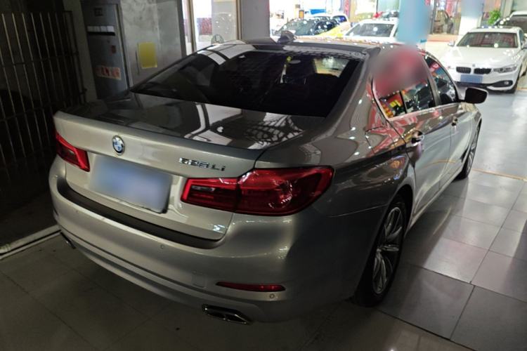 Used BMW 5 Series 2018 528Li Launch Special Edition Rear Right 45 Deg