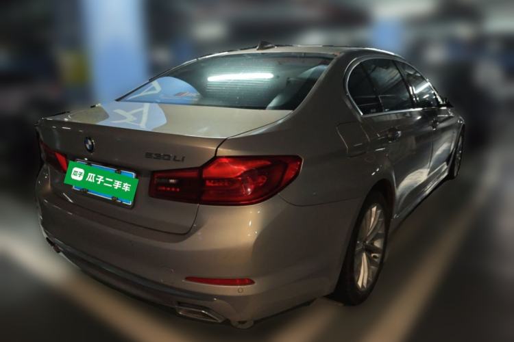Used BMW 5 Series 2018 530Li Leading Edition Luxury Package Rear Right 45 Deg