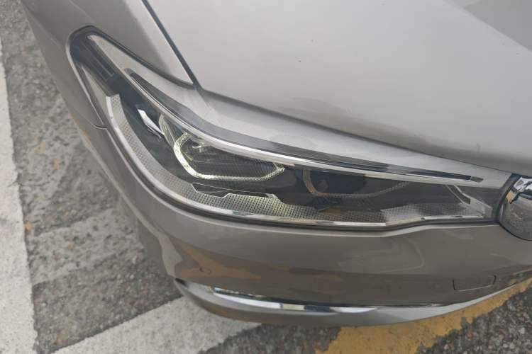 Used BMW 5 Series 2018 Facelifted 530Li Luxury Edition Premium Package Right Front Headlight