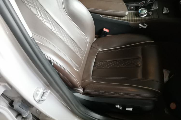 Used BMW 5 Series 2018 530Li xDrive Luxury Package Right Front Seat