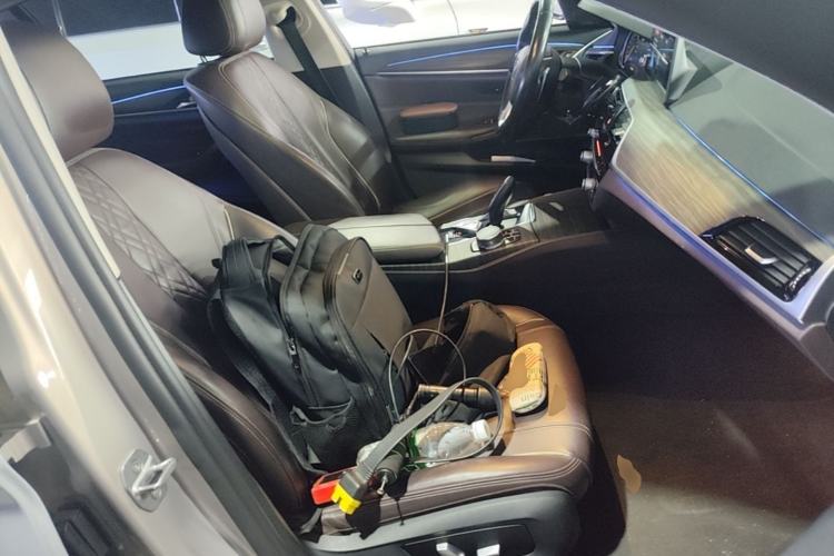 Used BMW 5 Series 2018 530Li Leading Edition Luxury Package Right Front Seat
