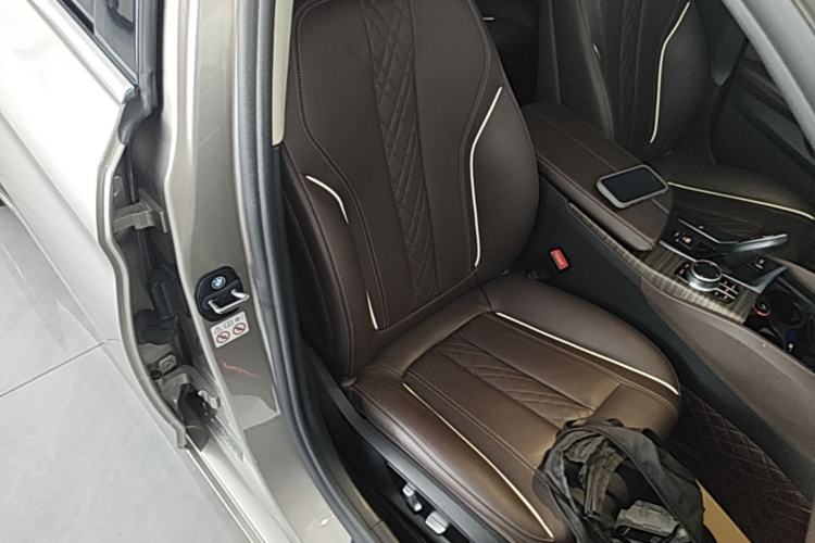 Used BMW 5 Series 2018 Revised Version 530Li Leading Edition Luxury Package Right Front Seat