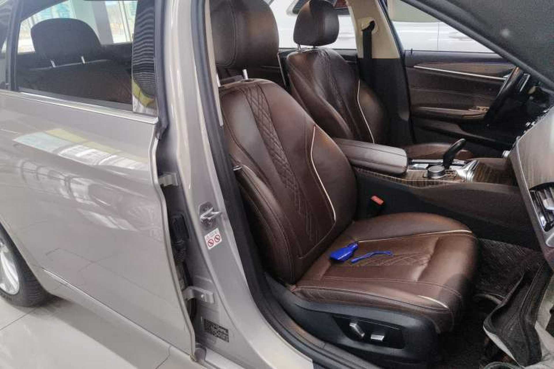 Used BMW 5 Series 2018 530Li Leading Edition Luxury Package Right Front Seat