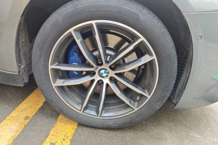 Used BMW 5 Series 2018 525i M Sport Package Right Front Wheel Hub