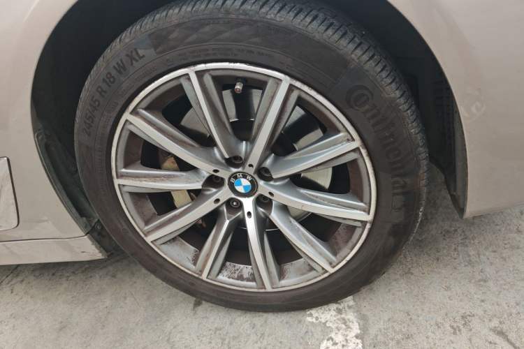 Used BMW 5 Series 2018 528Li Launch Special Edition Right Front Wheel Hub