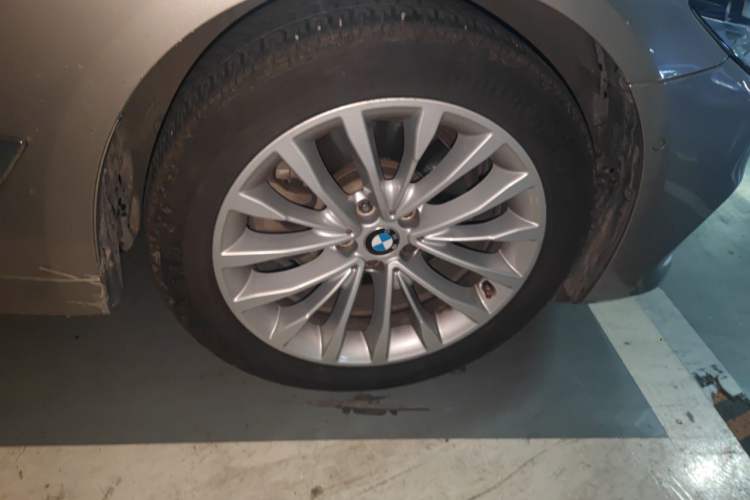 Used BMW 5 Series 2018 525Li Luxury Package Right Front Wheel Hub