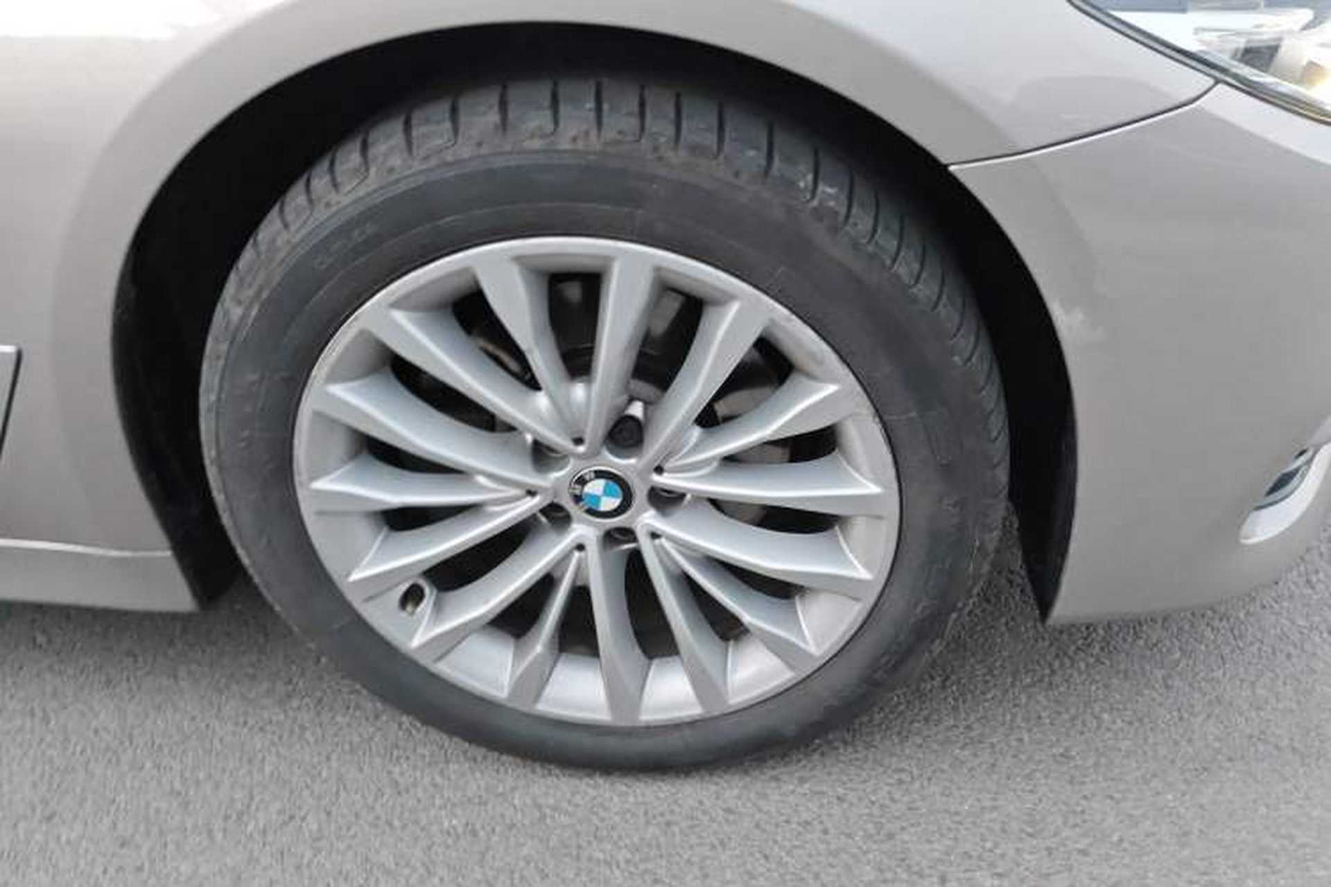 Used BMW 5 Series 2018 525Li Luxury Package Right Front Wheel Hub