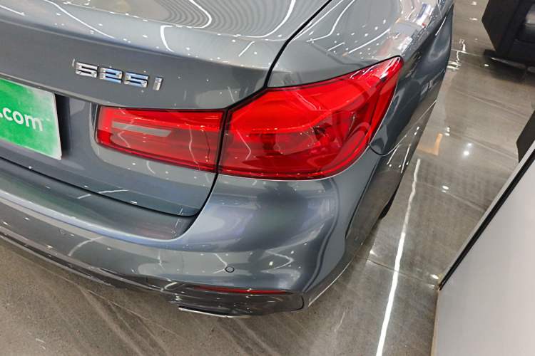 Used BMW 5 Series 2018 525i M Sport Package Right Rear Taillight