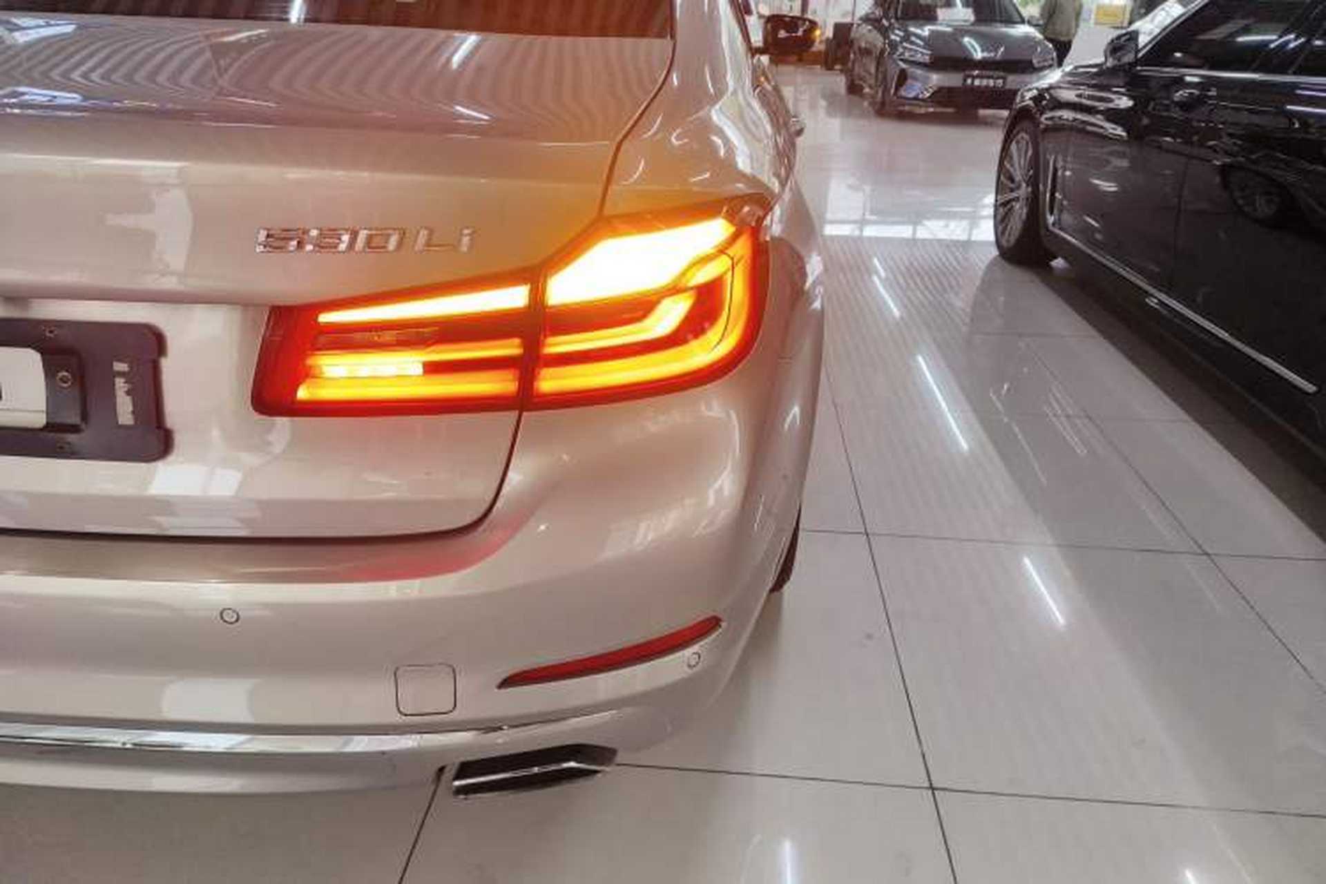 Used BMW 5 Series 2018 530Li Leading Edition Luxury Package Right Rear Taillight