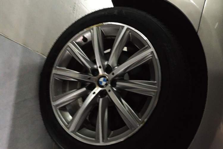 Used BMW 5 Series 2018 528Li Launch Special Edition Right Rear Wheel Hub