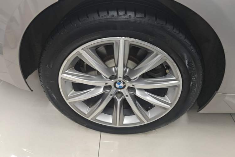 Used BMW 5 Series 2018 528Li Launch Special Edition Right Rear Wheel Hub