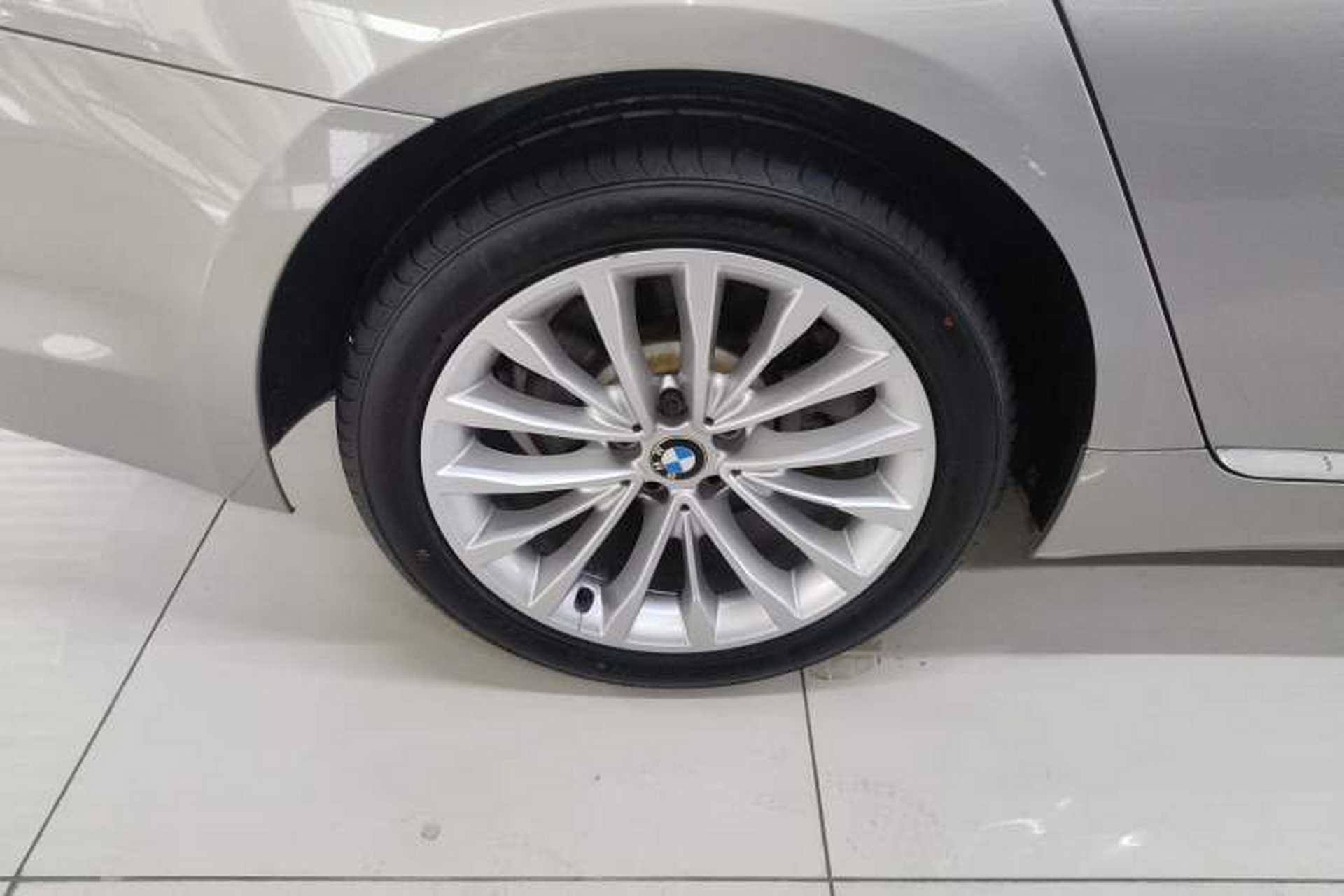Used BMW 5 Series 2018 530Li Leading Edition Luxury Package Right Rear Wheel Hub