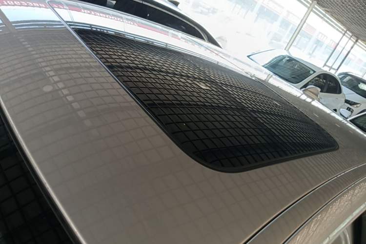 Used BMW 5 Series 2018 528Li Launch Special Edition Roof