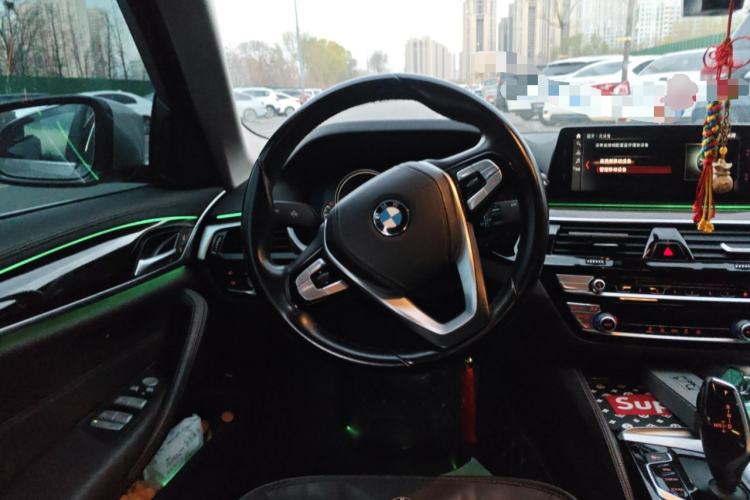 Used BMW 5 Series 2018 525Li Luxury Package Steering Wheel