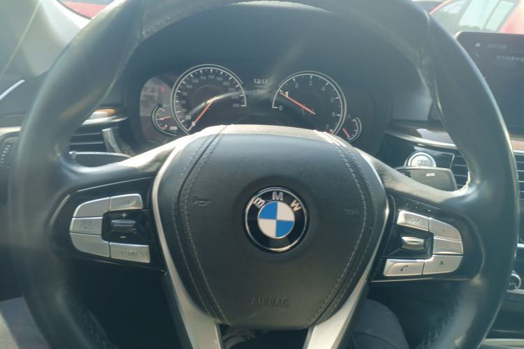 Used BMW 5 Series 2018 525Li Luxury Package Steering Wheel