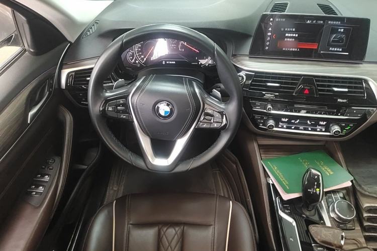 Used BMW 5 Series 2018 530Li xDrive Luxury Package Steering Wheel