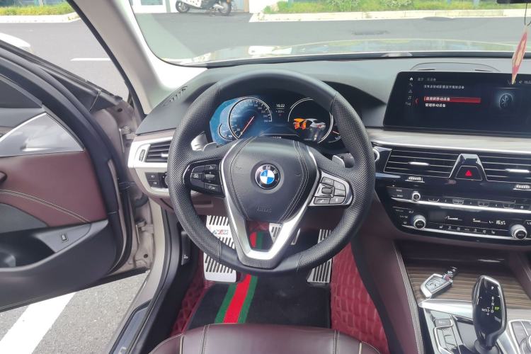 Used BMW 5 Series 2018 530Li Leading Edition Luxury Package Steering Wheel