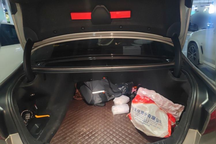 Used BMW 5 Series 2018 525Li Luxury Package Trunk