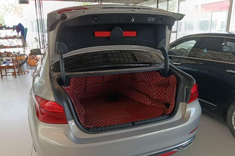 Used BMW 5 Series 2018 528Li Launch Special Edition Trunk