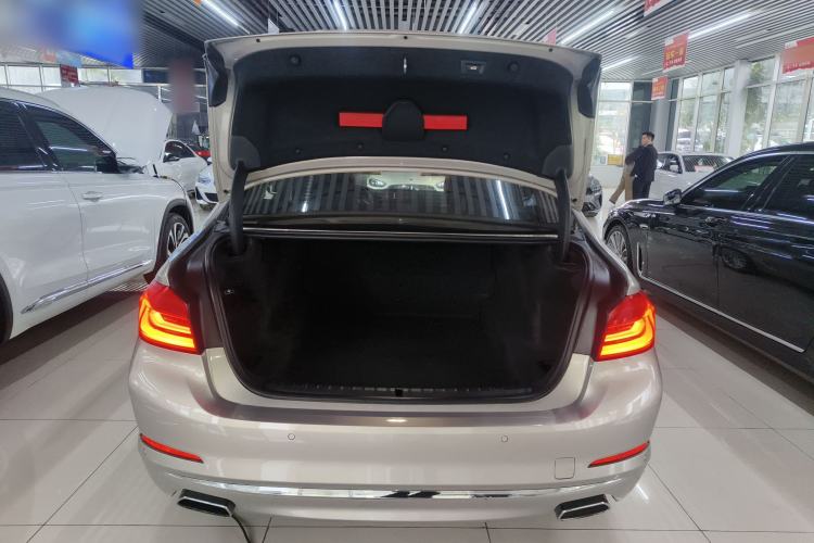 Used BMW 5 Series 2018 530Li Leading Edition Luxury Package Trunk
