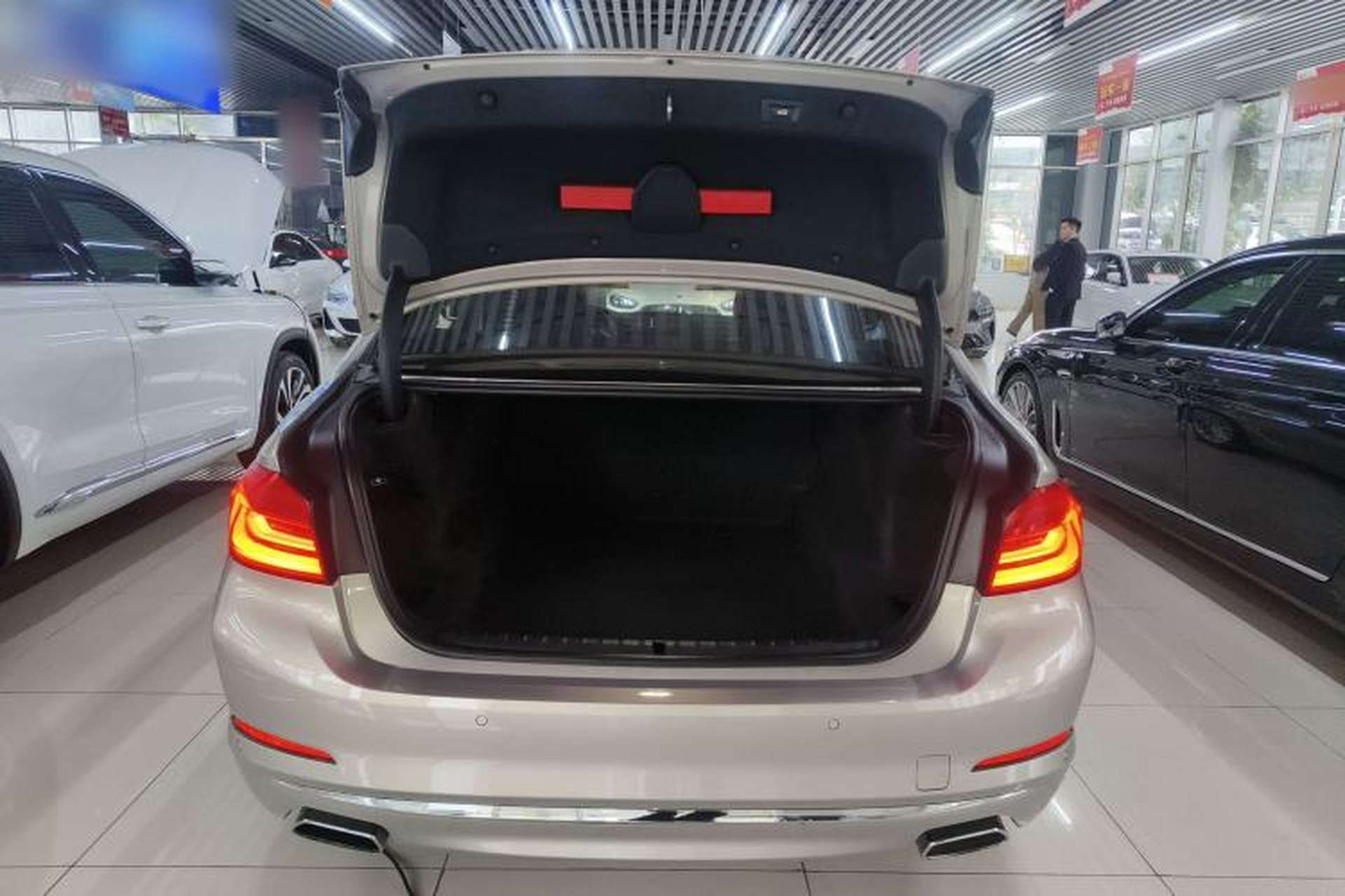 Used BMW 5 Series 2018 530Li Leading Edition Luxury Package Trunk