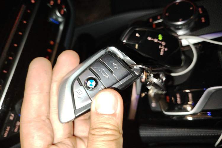 Used BMW 5 Series 2018 525i M Sport Package Vehicle Key