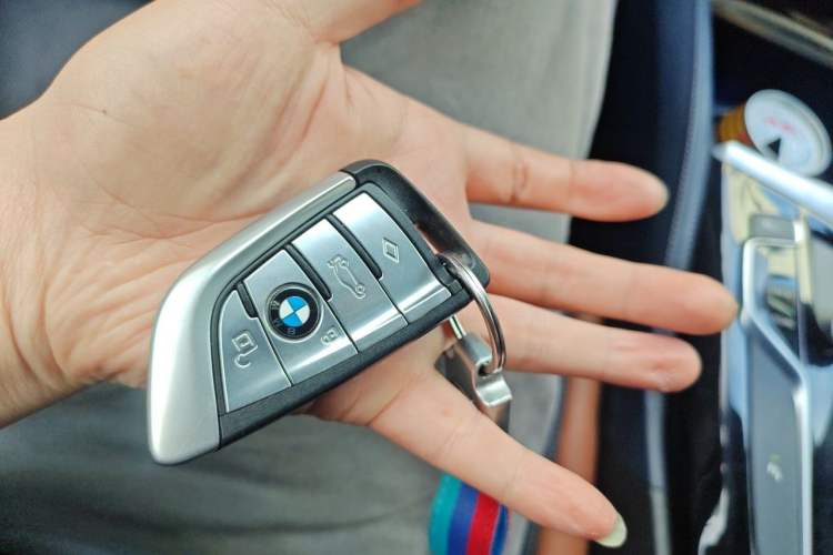 Used BMW 5 Series 2018 525i M Sport Package Vehicle Key
