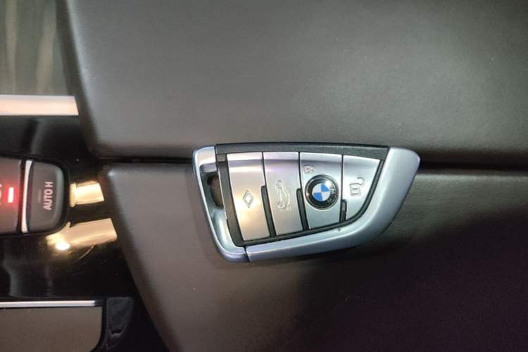 Used BMW 5 Series 2018 530Li Leading Edition Luxury Package Vehicle Key