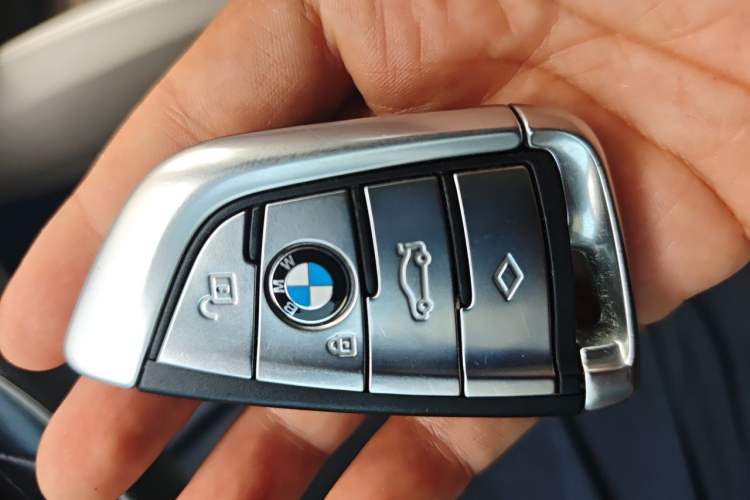 Used BMW 5 Series 2018 530Li Leading Edition Luxury Package Vehicle Key