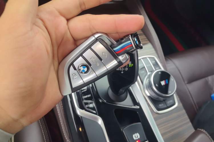 Used BMW 5 Series 2018 530Li Leading Edition Luxury Package Vehicle Key